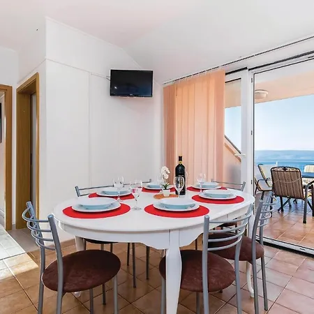 Three-bedroom Holiday In