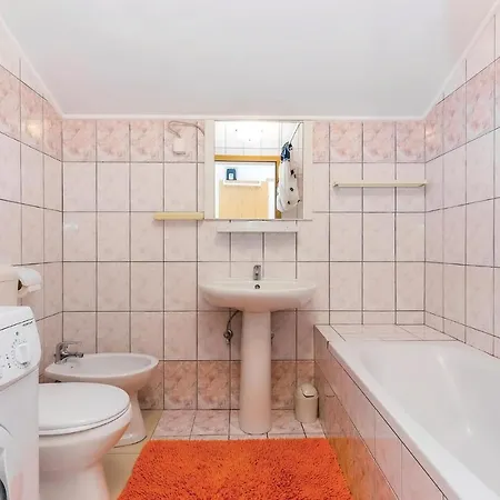 Three-bedroom Holiday In