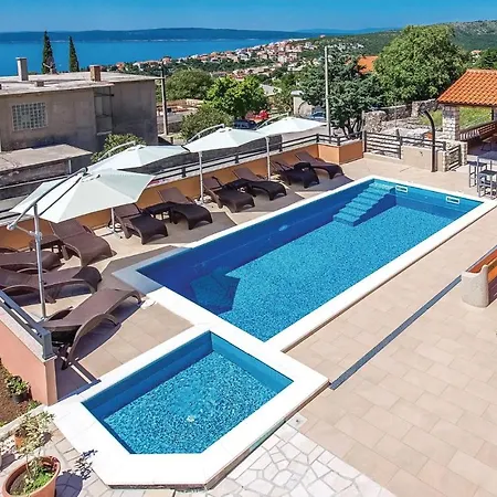 Three-bedroom Holiday In Apartment *