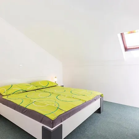 Three-bedroom Holiday In Apartment