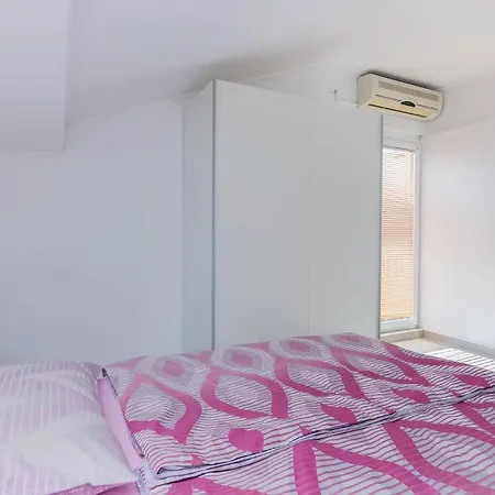 Three-bedroom Holiday In Apartment *