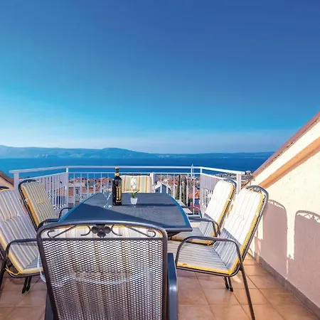 Three-bedroom Holiday In *